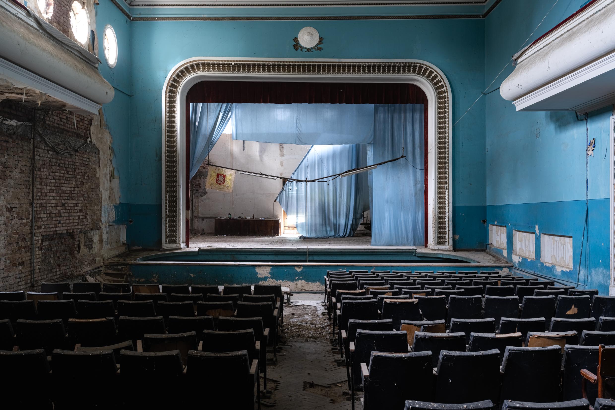 Latunnaya Lyustra Latunnaya Lyustra