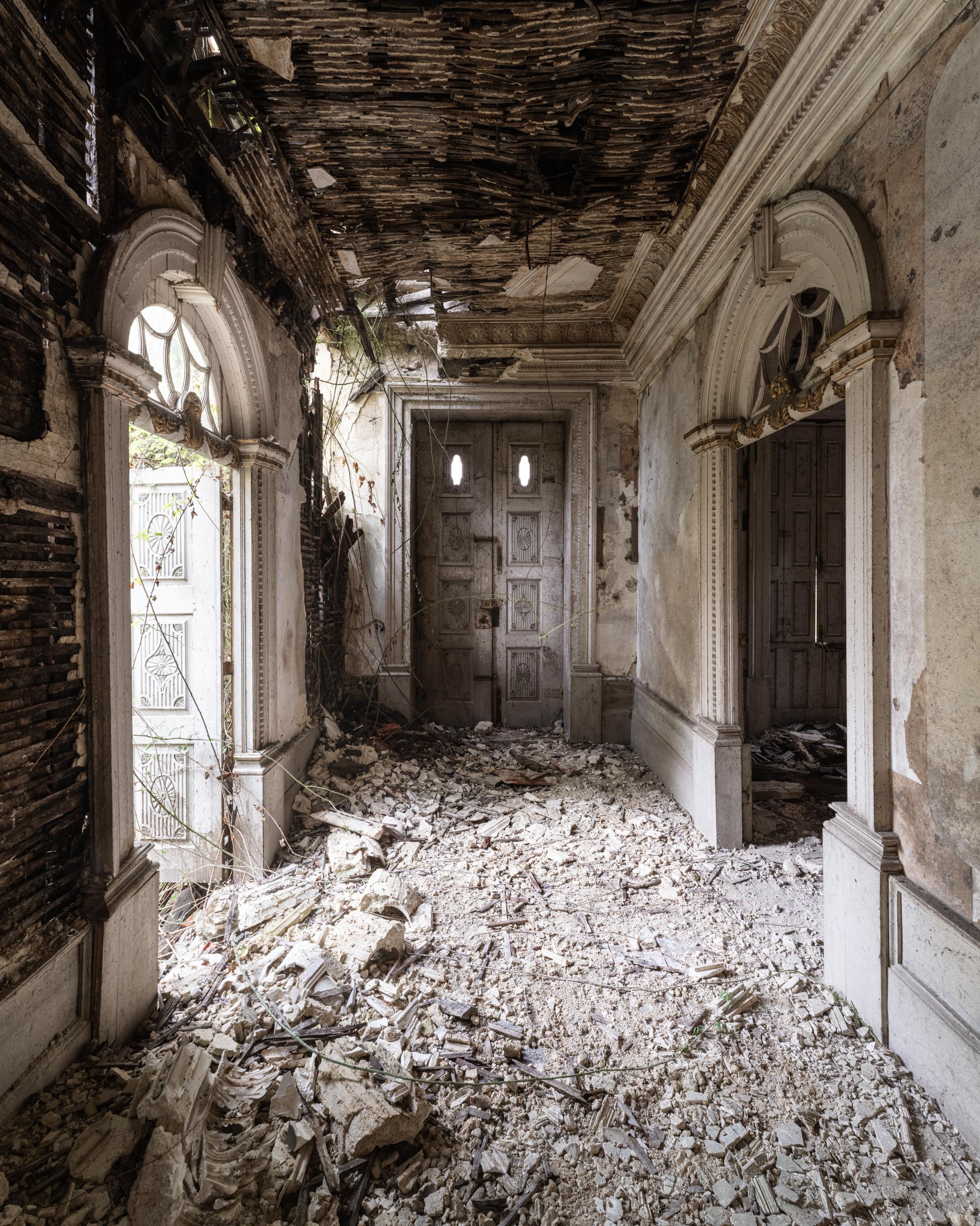 Crumbling Charm Crumbling Charm